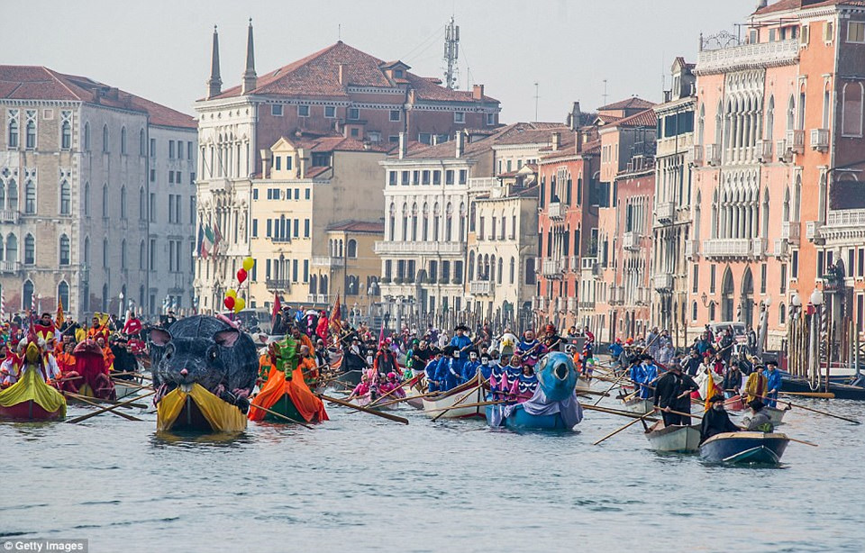 Lễ carnival phù phiếm trứ danh của thành phố Venice